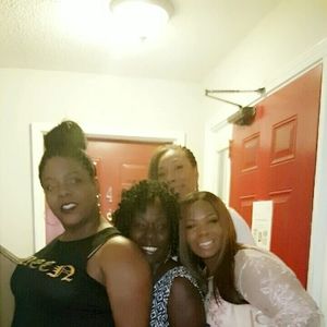 Meet your Posher, Nikki